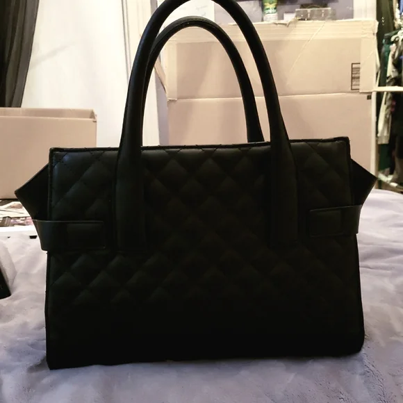 Quilted Carryall Zippered Structured Tote Bag - Picture 2 of 5